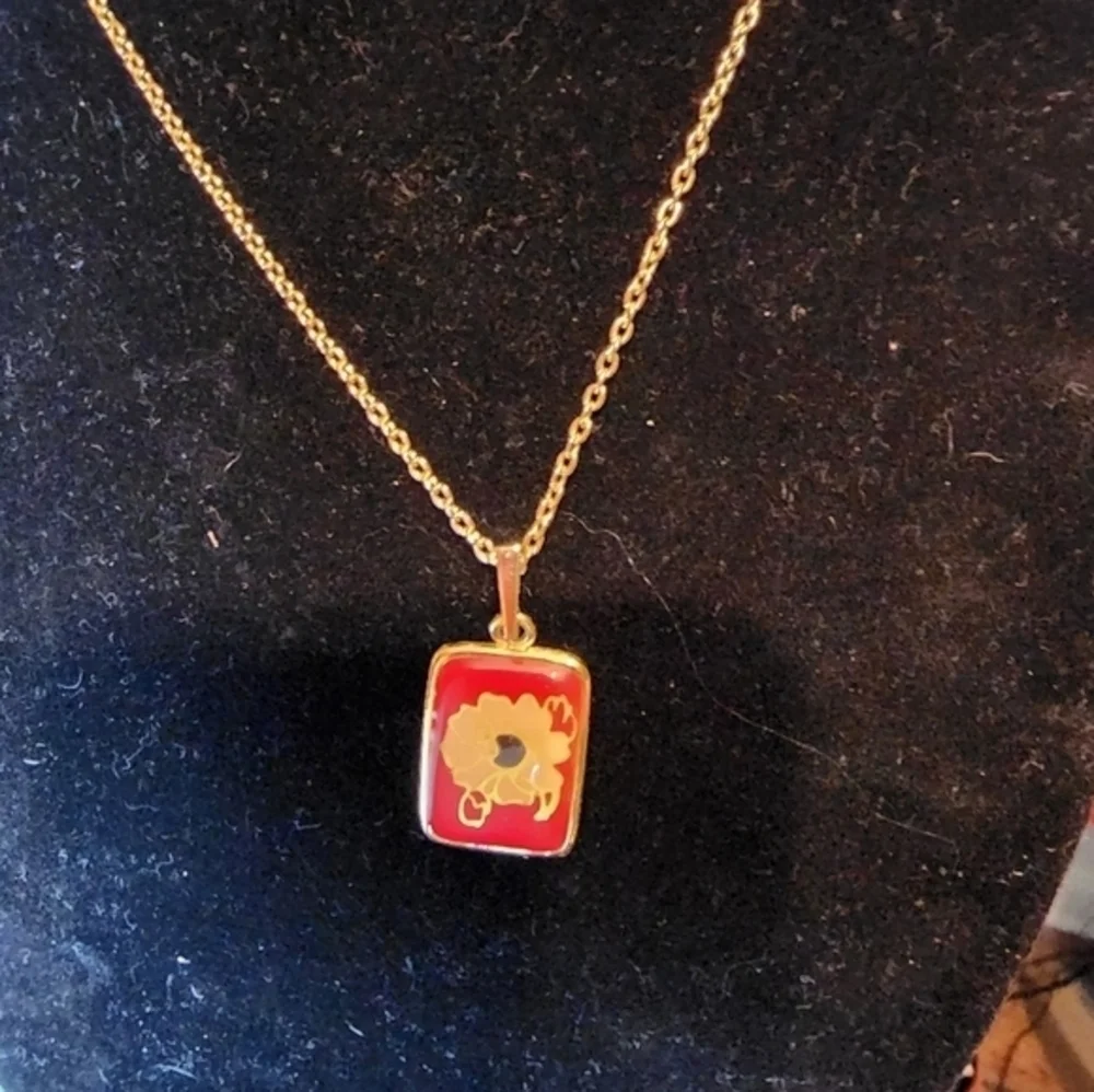 Vintage 1960s Floral Enamel‎ necklace NWOT